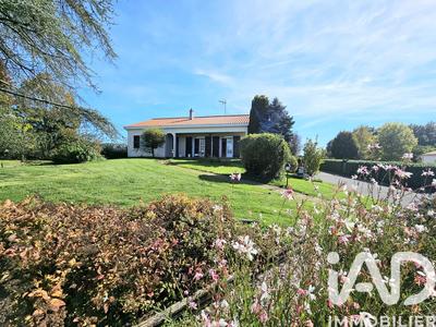 Maison - 121 m² - 5 pièces