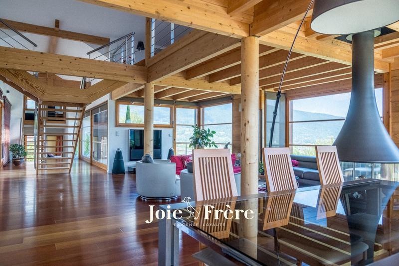 Villa - 233 m² - 8 pièces