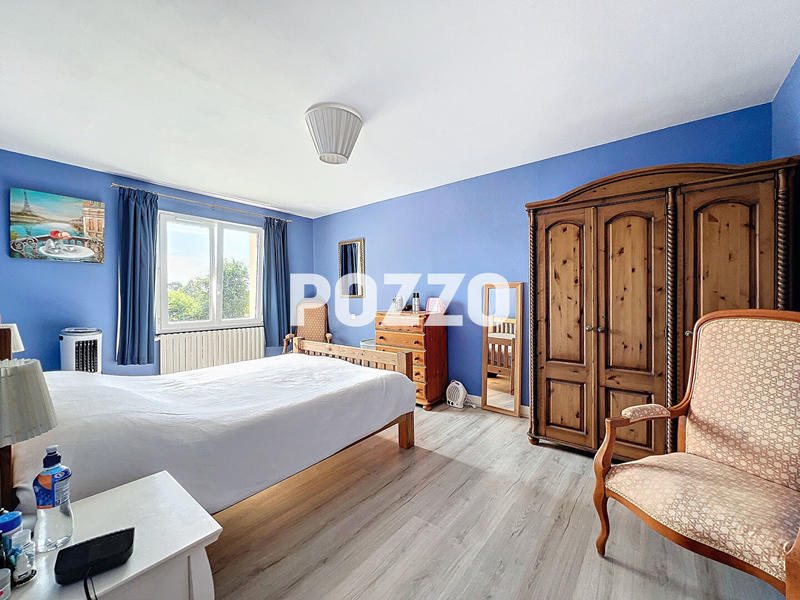 Maison - 196 m² - 10 pièces