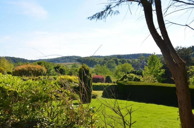 Propriété - 400 m² - 17 pièces