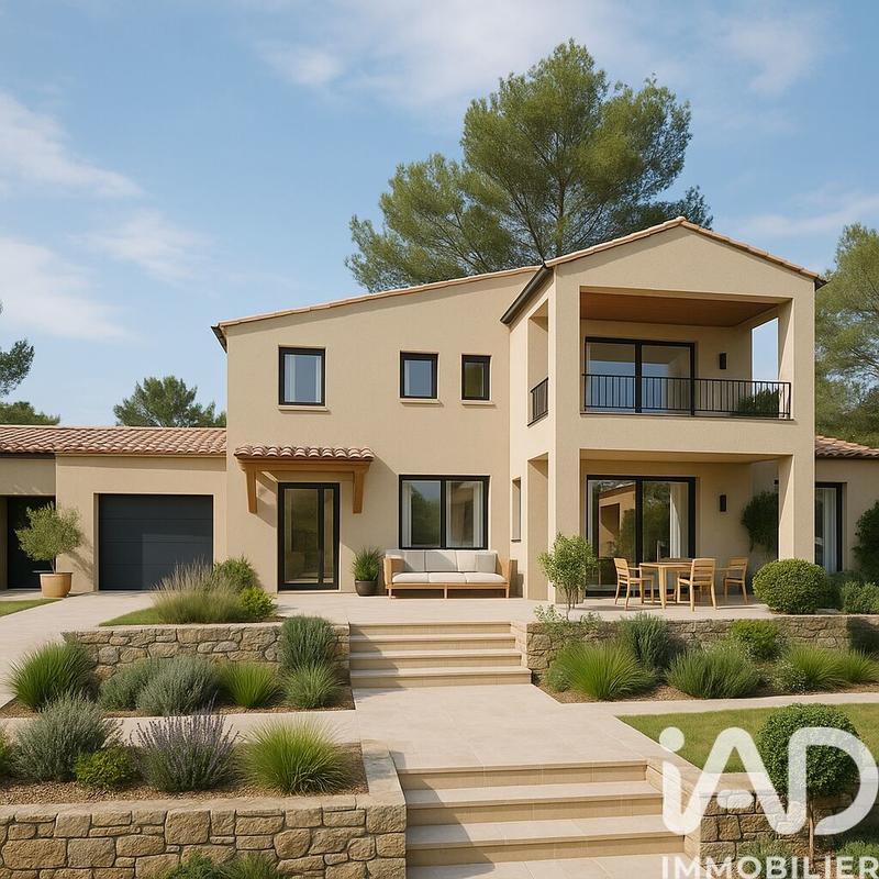 Maison - 140 m² - 5 pièces