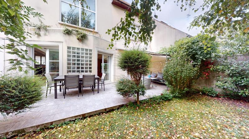 Maison contemporaine - 200 m² - 7 pièces