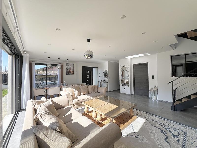 Maison contemporaine - 156 m² - 5 pièces