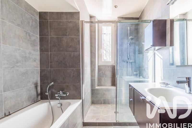 Maison - 195 m² - 8 pièces