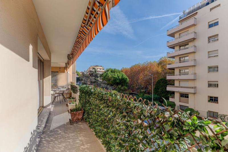 Appartement - 99 m² - 4 pièces