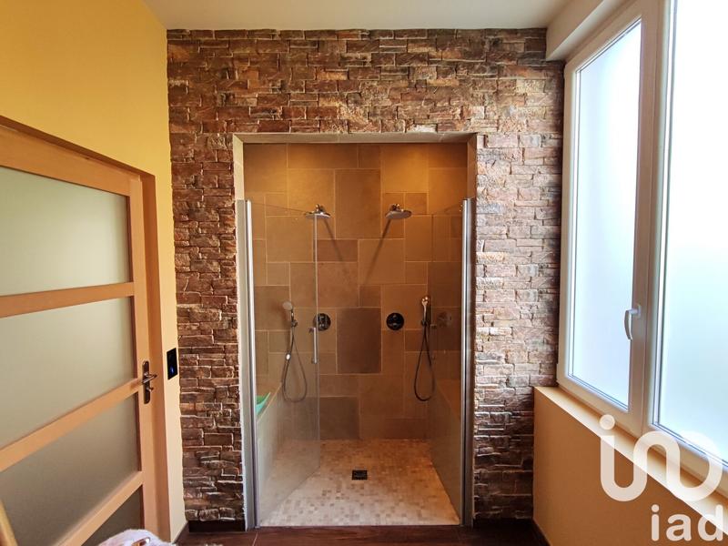 Maison - 210 m² - 7 pièces