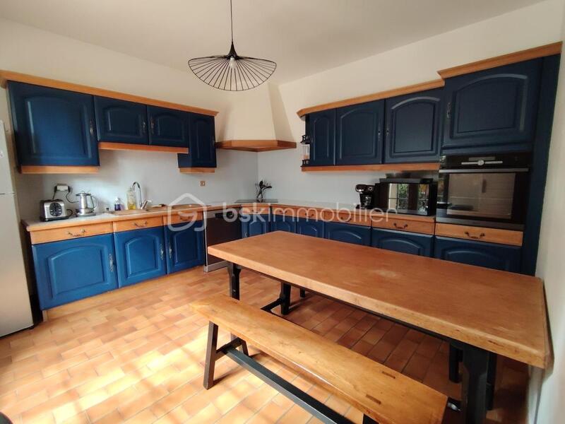 Maison - 222 m² - 10 pièces