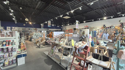 Local commercial - 561 m²