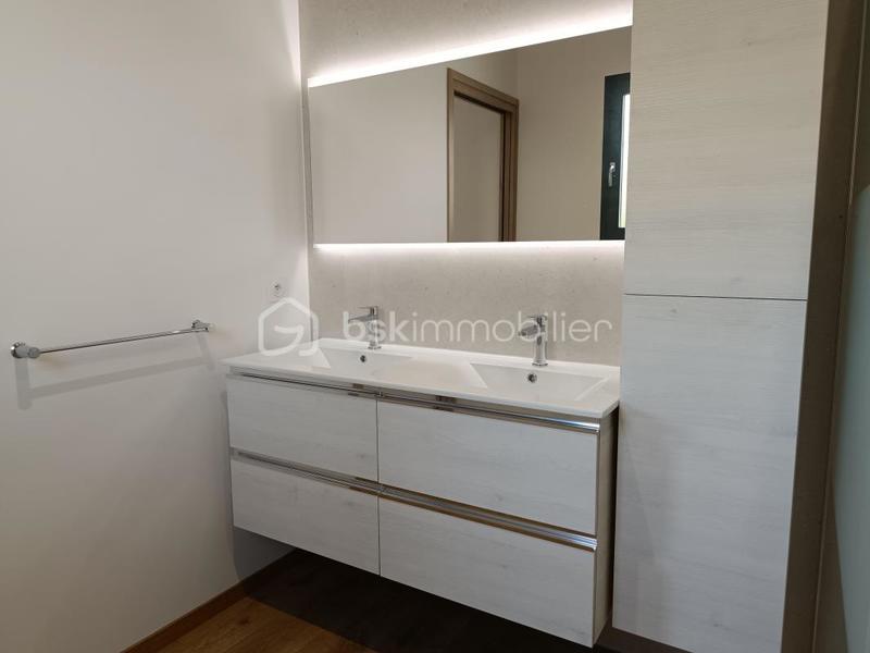 Maison - 121 m² - 5 pièces