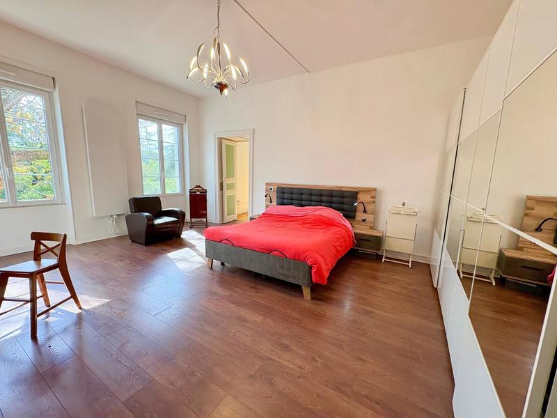 Château - 451 m² - 14 pièces