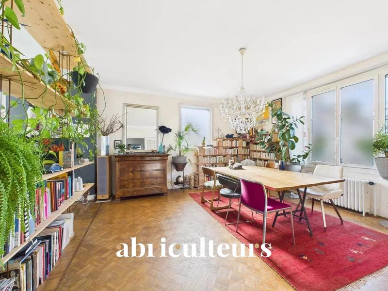 Maison - 230 m² - 9 pièces