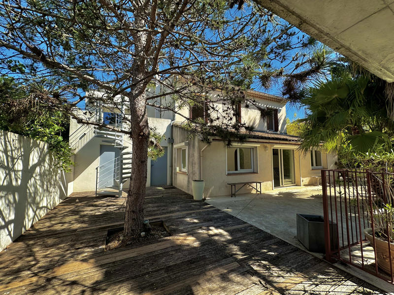 Maison - 208 m² - 9 pièces