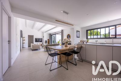 Maison - 147 m² - 5 pièces