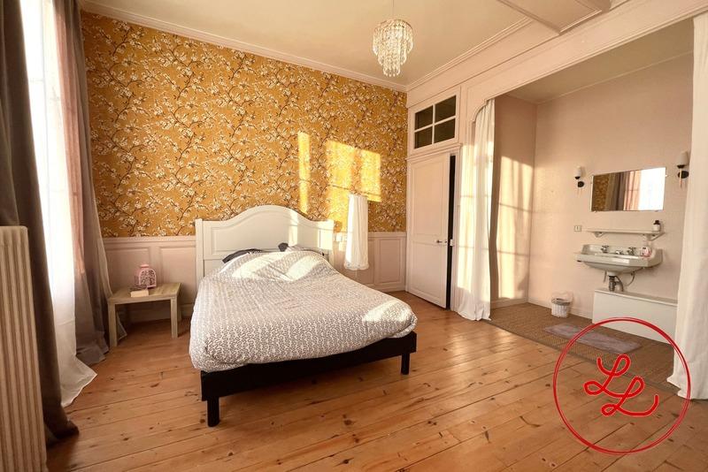 Maison bourgeoise - 240 m² - 9 pièces