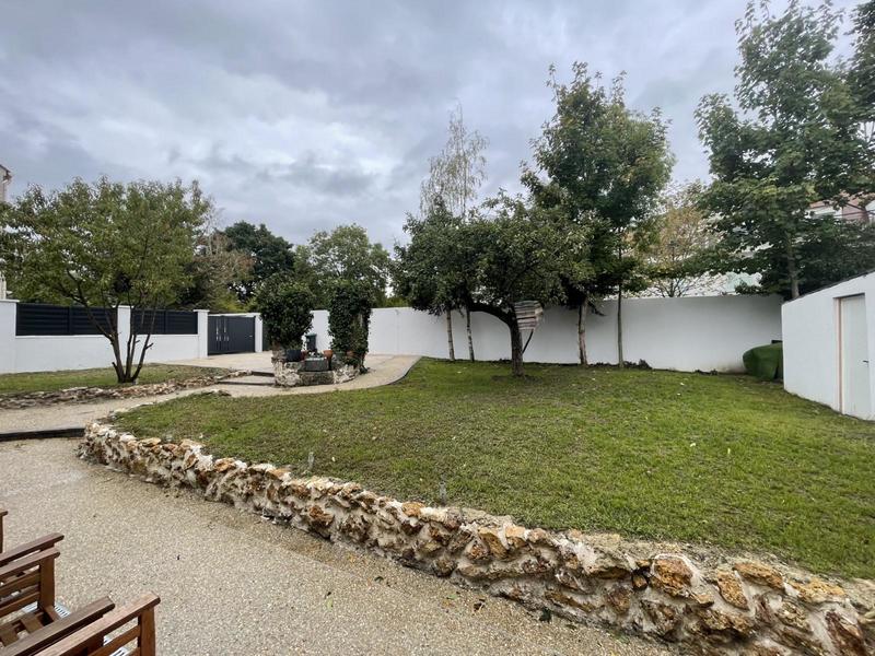 Maison - 216 m² - 8 pièces