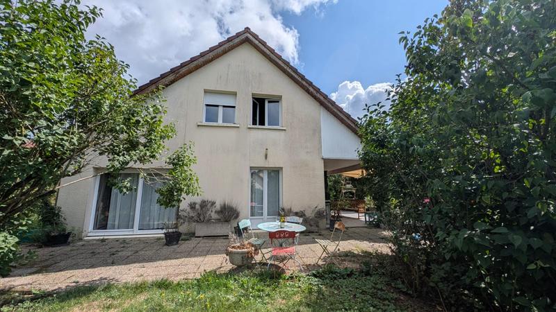 Maison - 170 m² - 8 pièces