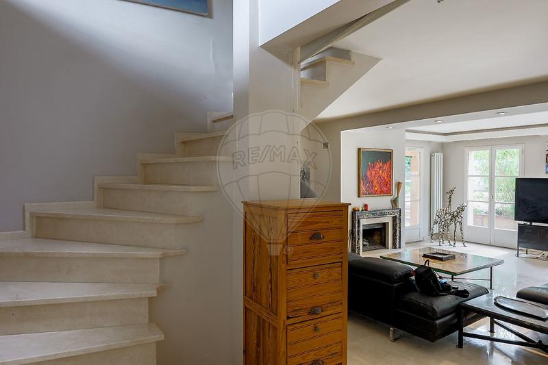 Maison - 197 m² - 6 pièces