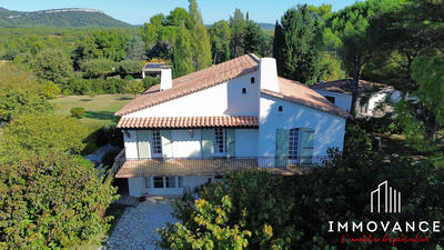 Villa - 204 m² - 5 pièces