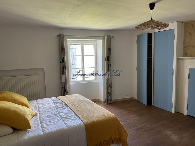 Maison - 235 m² - 8 pièces