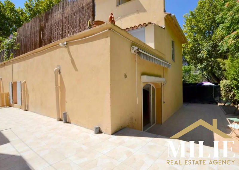 Appartement - 96 m² - 4 pièces