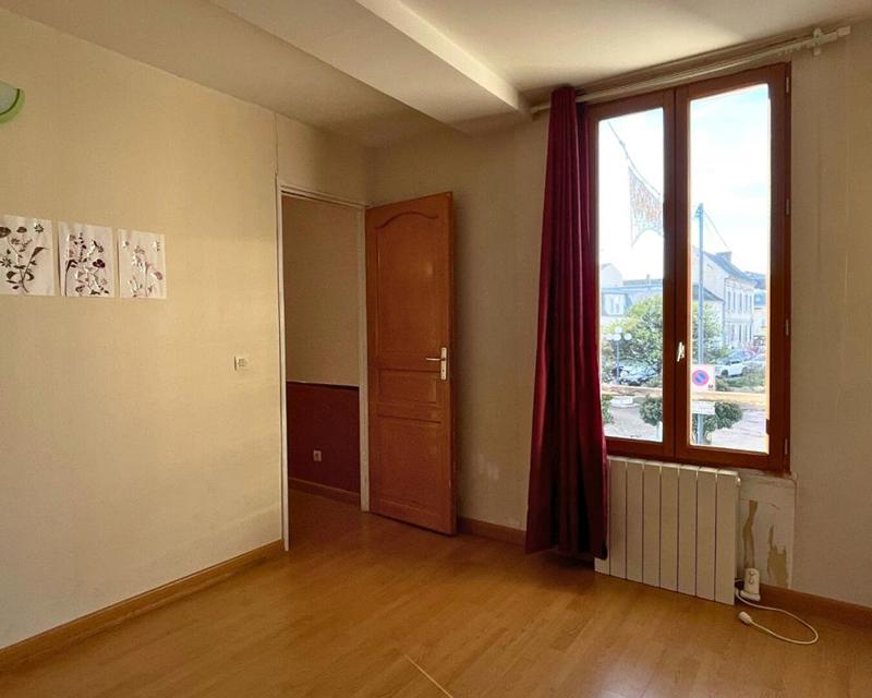 Appartement - 143 m² - 8 pièces