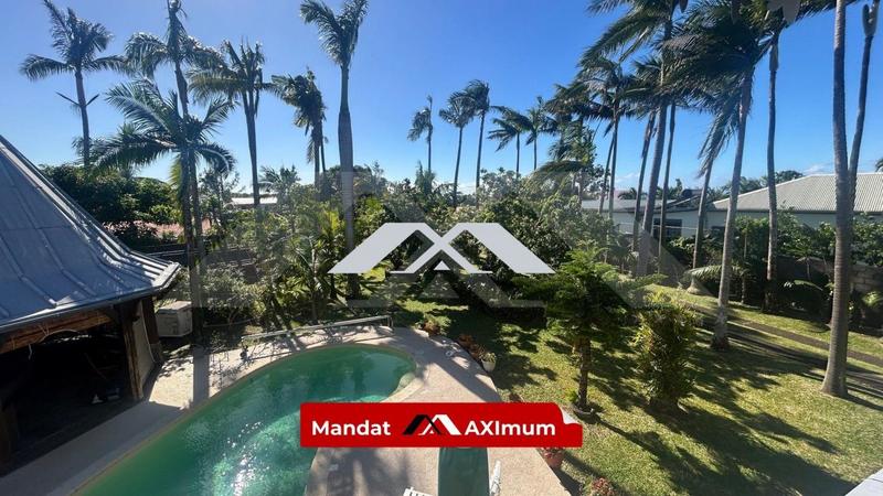 Maison - 250 m² - 7 pièces