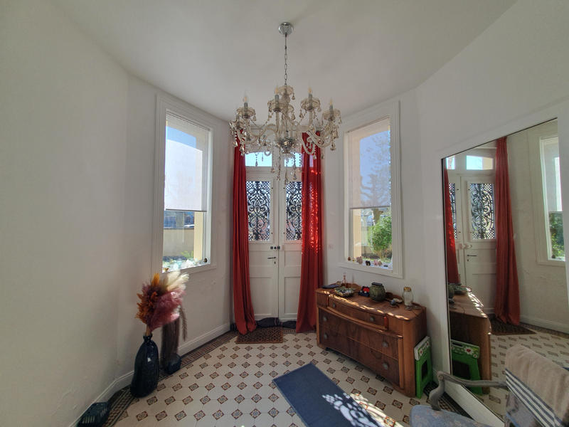 Maison - 187 m² - 10 pièces