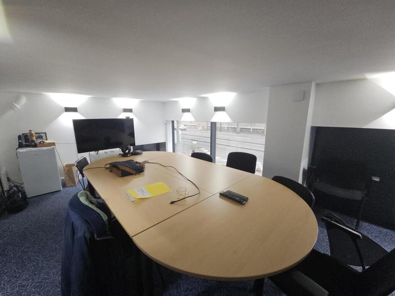 Local commercial - 203 m²