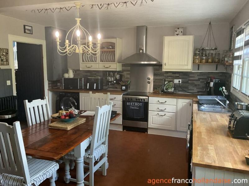 Maison - 280 m² - 12 pièces