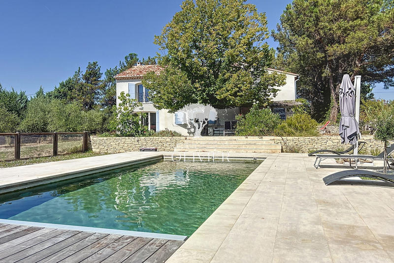 Propriété - 125 m² - 4 pièces