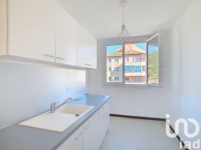 Appartement - 60 m² - 3 pièces