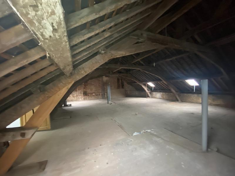 Appartement - 98 m² - 1 pièce