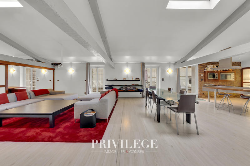 Appartement - 160 m² - 4 pièces