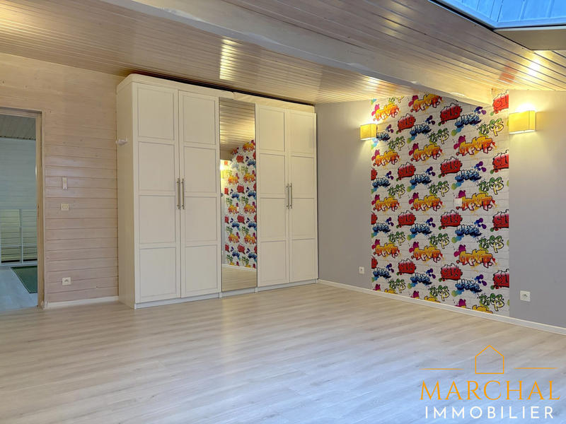 Maison - 249 m² - 7 pièces