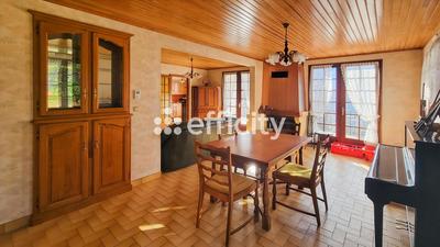 Maison - 89 m² - 5 pièces
