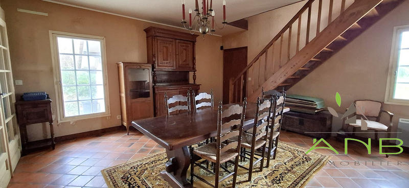 Maison - 197 m² - 9 pièces