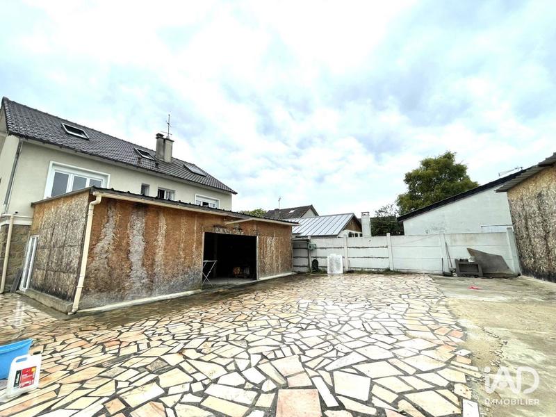 Maison - 233 m² - 7 pièces