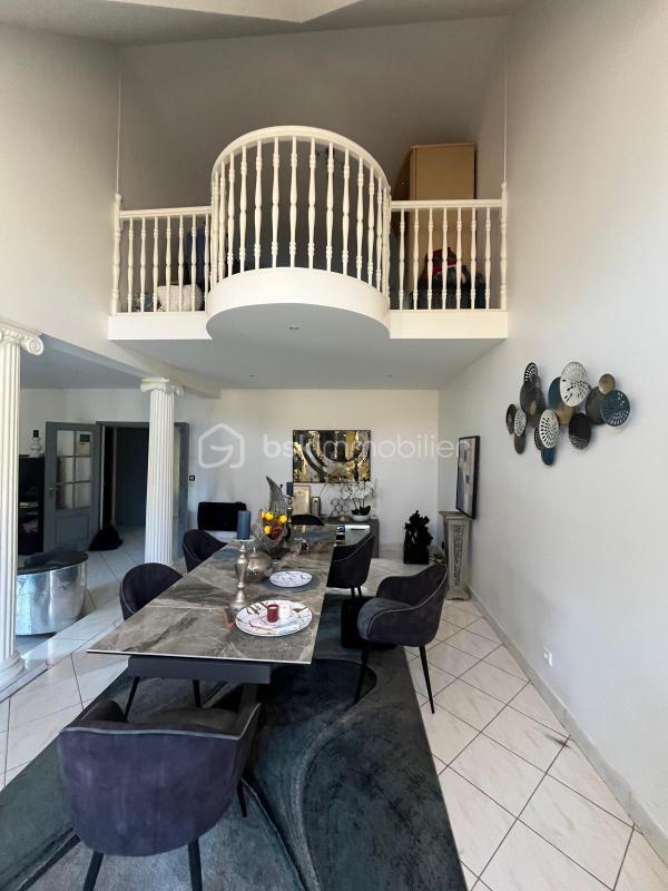 Maison traditionnelle - 175 m² - 6 pièces