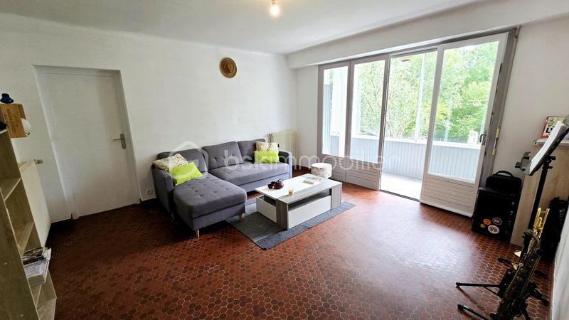 Maison - 180 m² - 8 pièces