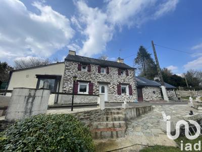 Maison - 110 m² - 8 pièces