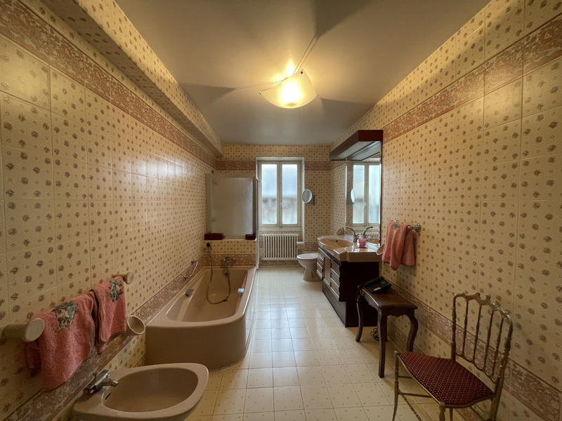 Maison - 420 m² - 15 pièces