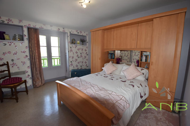 Maison - 263 m² - 10 pièces