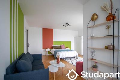 Chambre - 11 m² - 1 pièce