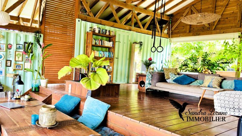 Propriété - 241 m² - 12 pièces