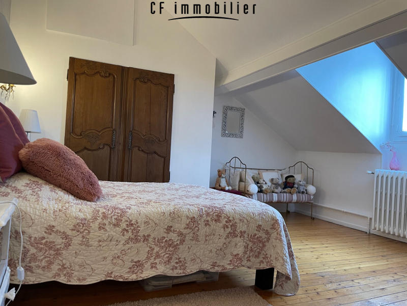 Maison - 215 m² - 8 pièces