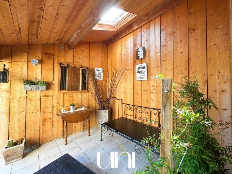 Maison - 360 m² - 12 pièces