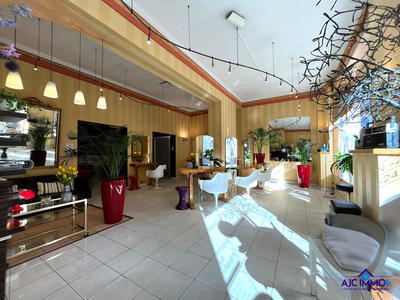 Fonds de commerce - Local commercial - 98 m²