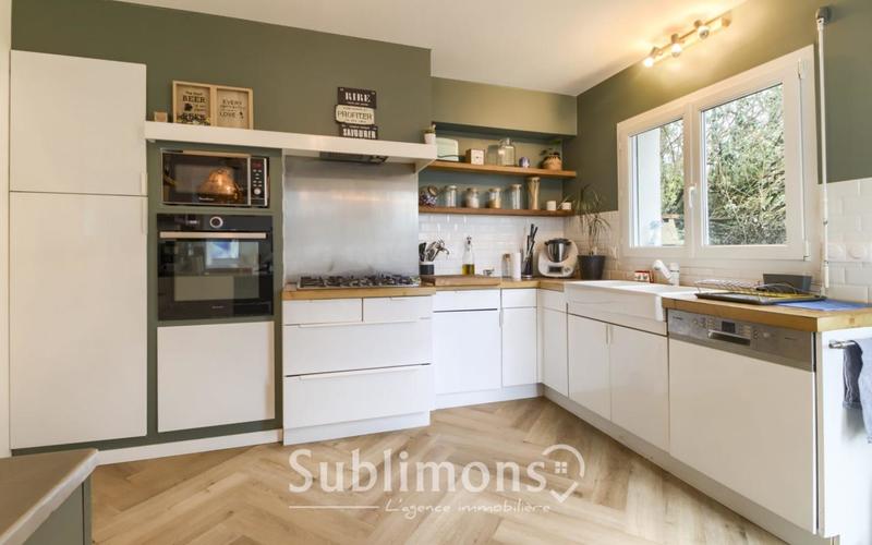 Maison - 180 m² - 7 pièces