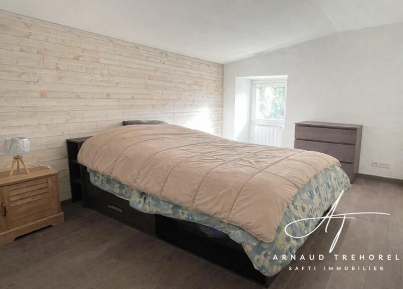 Maison - 180 m² - 8 pièces