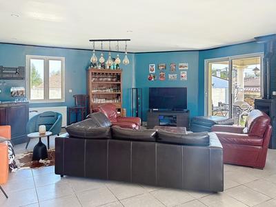 Maison - 140 m² - 5 pièces